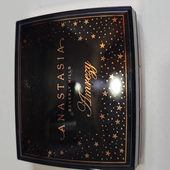 Anastasia Beverly Hills Amrezy - Picture 5 of 8